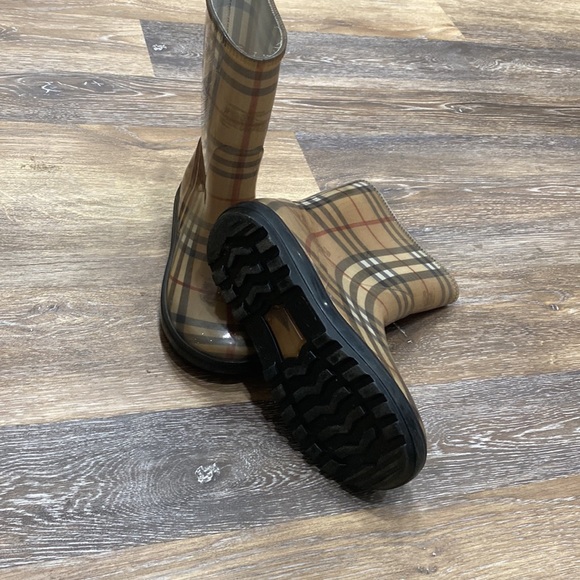 Burberry rain boots